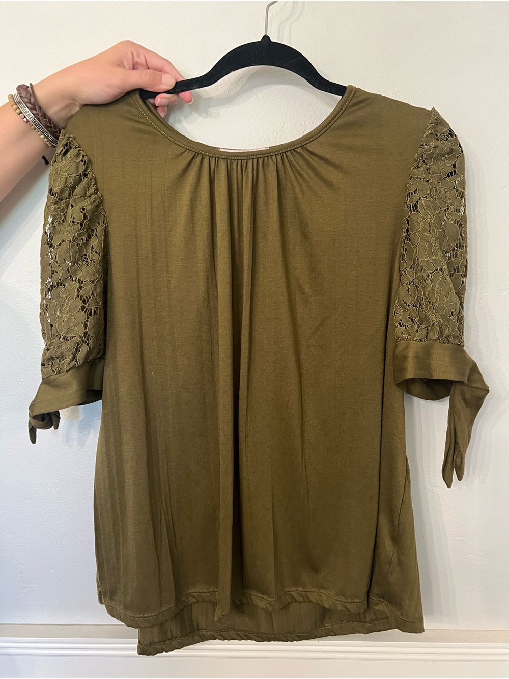 Carolyn Taylor Olive Lace-Sleeve Tie Cuff Tunic